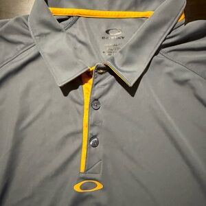 Men’s Oakley golf shirt
